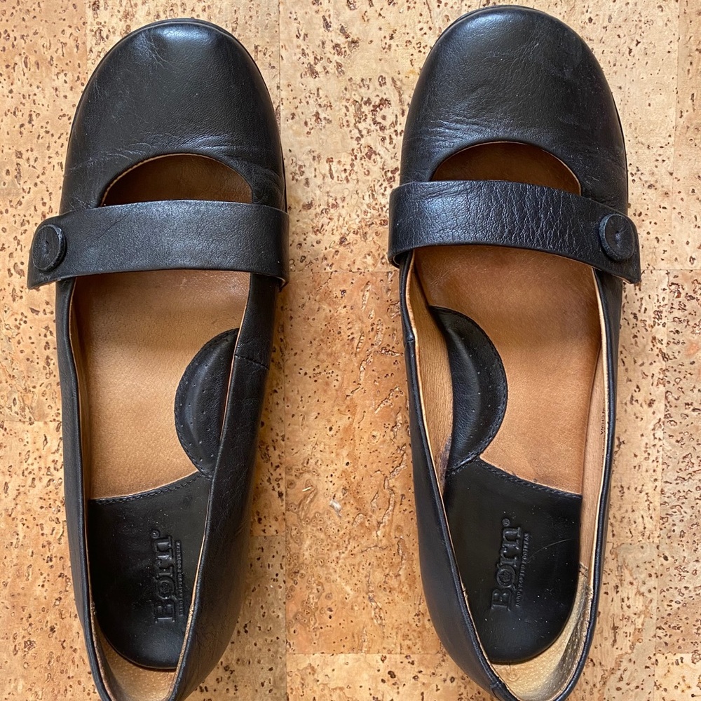 Born flats like new